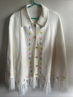 Vintage Cream Fringe Knit Cape with Floral Embroidery